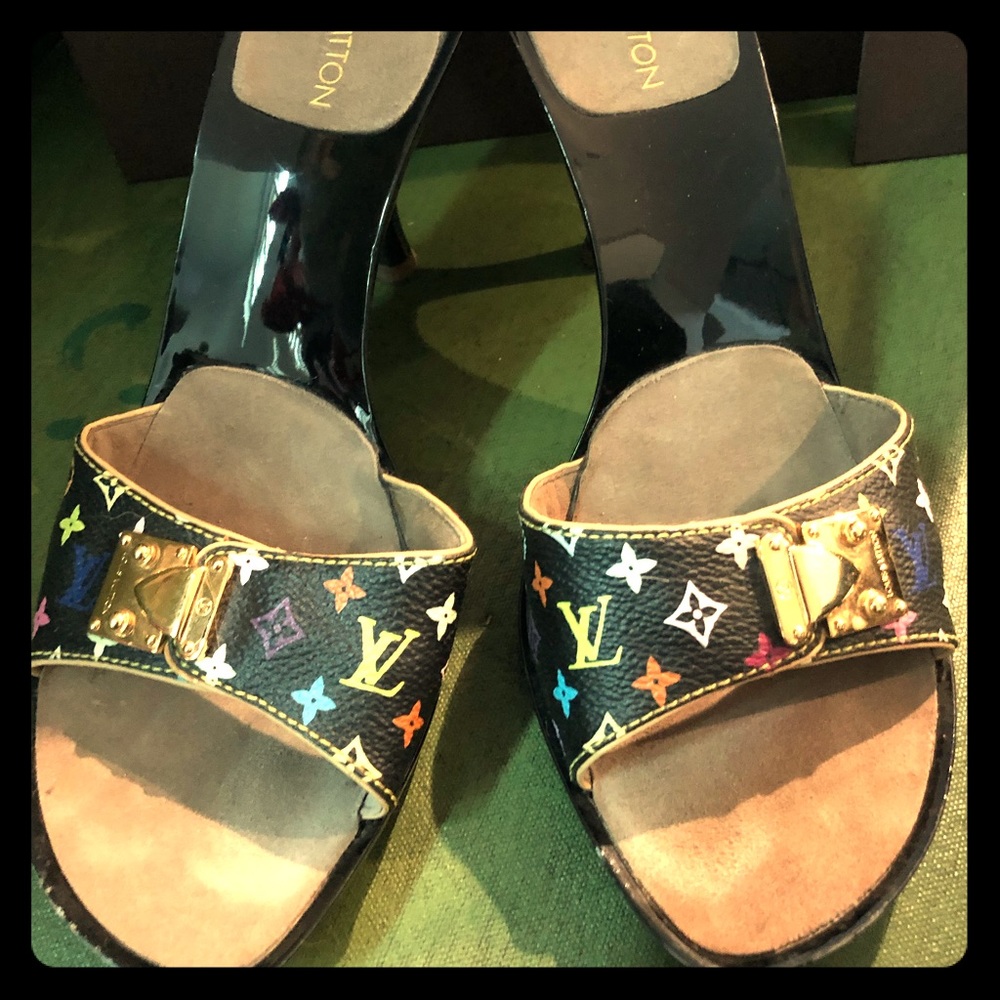 Louis Vuitton Sandals - Picture 1 of 8